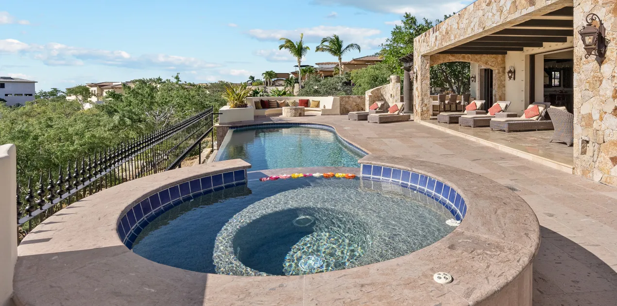 1 exterior casa kay main trigger