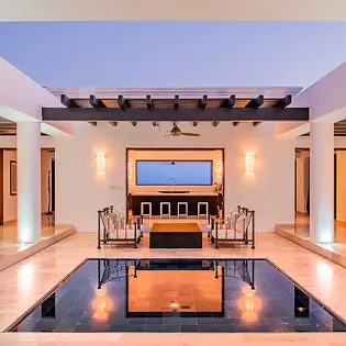 03 villa fundadores courtyard