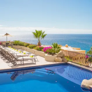 1 exterior villa las flores