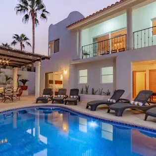 1 exterior villa tamika