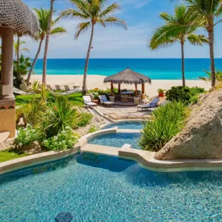 10 exterior villa las rocas