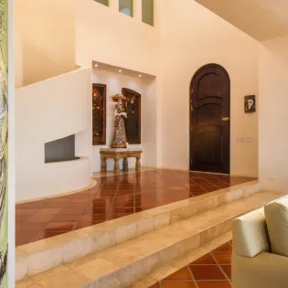 10 hallway villa perla
