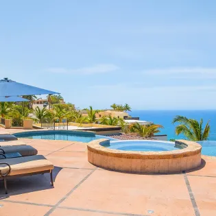 10 villa de los suenos hot tub