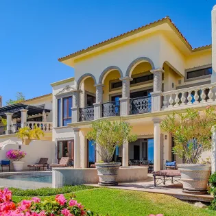 10 villa golondrina exterior