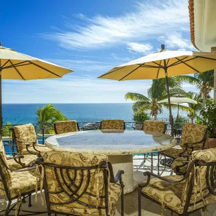 10 villa paraiso outdoordining