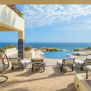 10 villa perla pool6