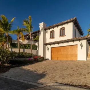 11 exterior casa corona