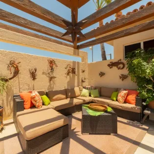 11 exterior villa ladrillo