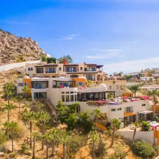 11 exterior villa las flores