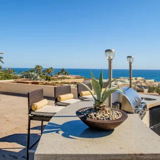11 exterior villa vista al mar