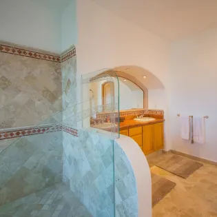 12 bathroom 1 villa leonetti