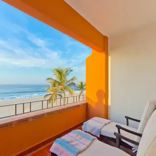 12 casa del mar condominiums suite