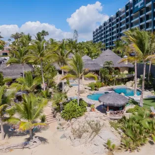 12 exterior villa las rocas