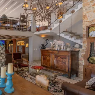 12 villa california living room
