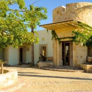 13 exterior villa piedra blanca