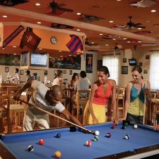13 game area riu santa fe
