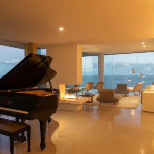 14 hallway villa finisterra