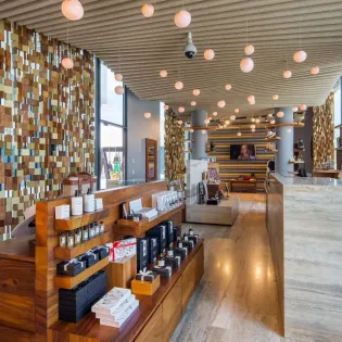 14 shop the club at solaz  luxury villas