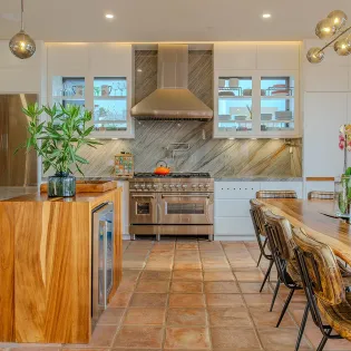 15 casa by9 kitchen3