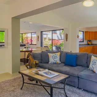 16 casa toro living room