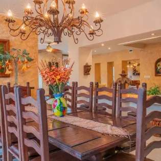 16 dining area villa de la luz