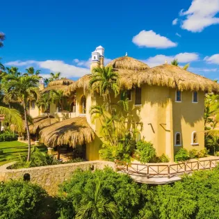 16 exterior villa las rocas