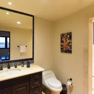 16 hacienda2503 bathroom3
