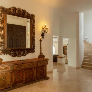16 hallway villa grande