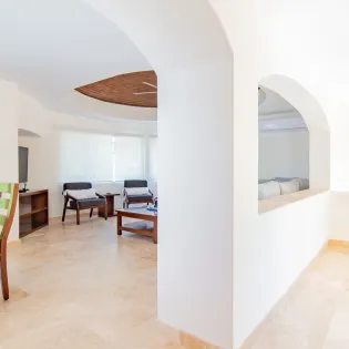 16 hallway villa tamika