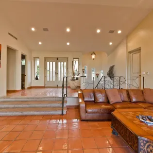16 villa ballena foyer