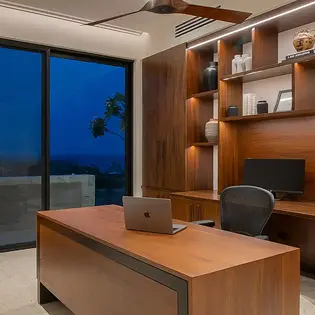17 casa christine office