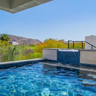 17 casa de monedas poolside