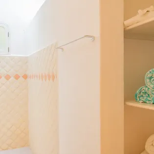 17 caza jazmin bathroom