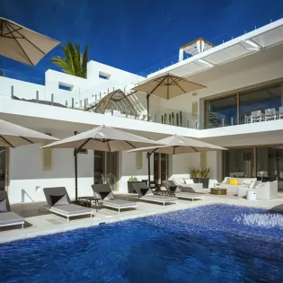 17 exterior casa aqua blanca