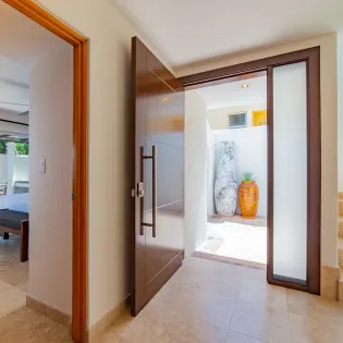 17 hallway villa tamika