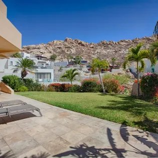 17 villa descanso yard