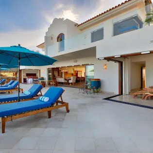 17 vllla bahia de los frailes patio