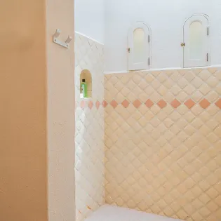 18 caza jazmin bathroom
