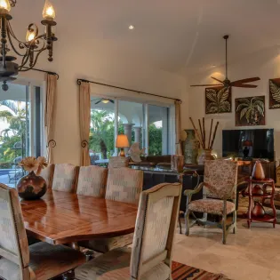 18 dining area villa las brisas