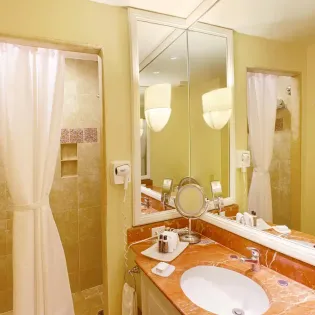 18 pueblo bonito rose bathroom