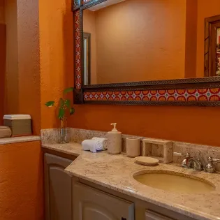 19 villa california bathroom 2