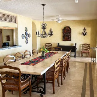 19 villa de la playa dining2