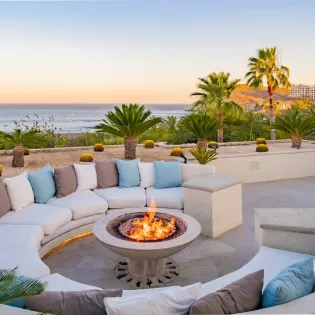 2 exterior casa brooks