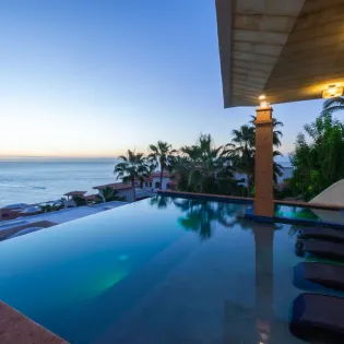 2 exterior villa jade de law