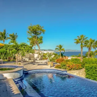 2 exterior villa las brisas