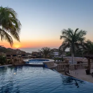 2 exterior villa maria