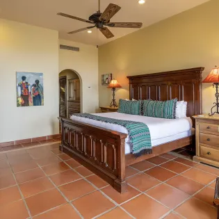 2 villa mariposa bedroom
