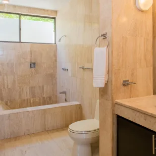 20 bathroom 1 casa nolia