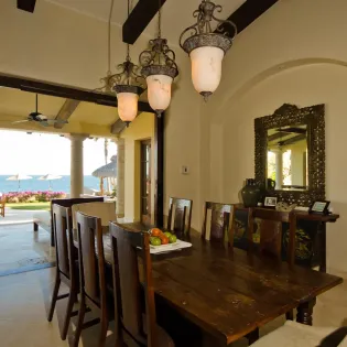 20 dining area villa las arenas