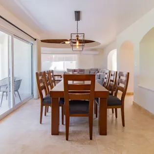 20 dining area villa tamika